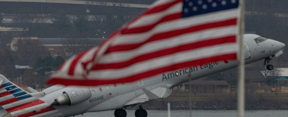 Un avion a abandonne son atterrissage a Washington un jour