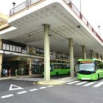 Un homme refuse de monter dans un bus a Tenerife