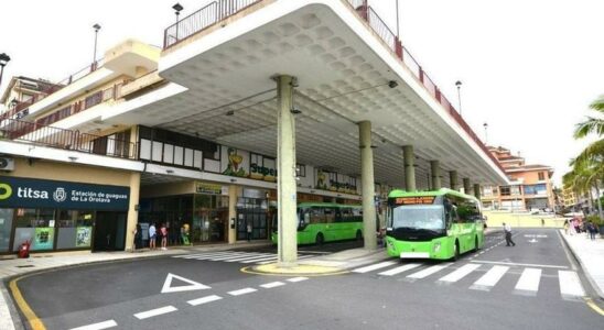 Un homme refuse de monter dans un bus a Tenerife