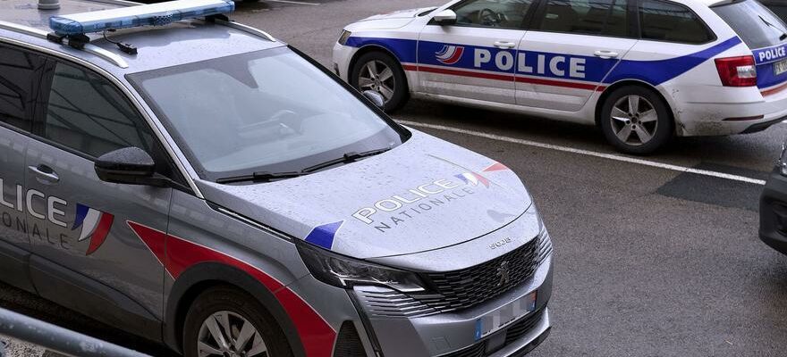 Un mort et plusieurs policiers blesses par une attaque au