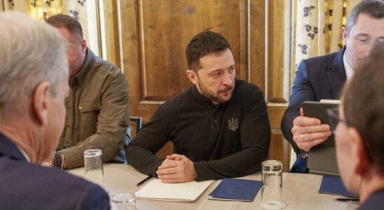 Zelensky annonce quil a rejete un accord avec Washington sur