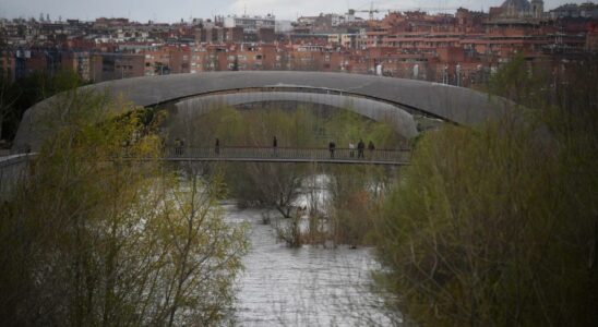 Almeida demande a limiter les voyages en voiture a travers