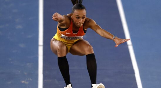 Ana Peleteiro accroche la medaille de bronze en triple saut