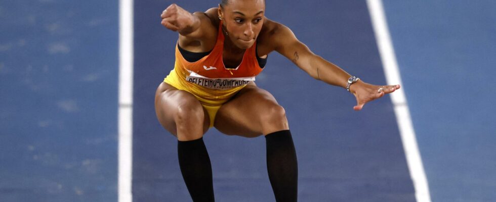 Ana Peleteiro accroche la medaille de bronze en triple saut