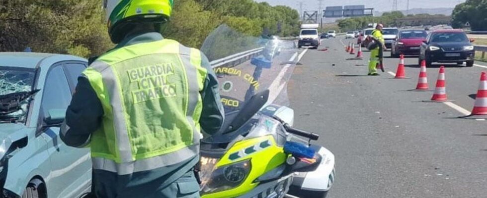 Au moins trois personnes sont blessees dans un accident a