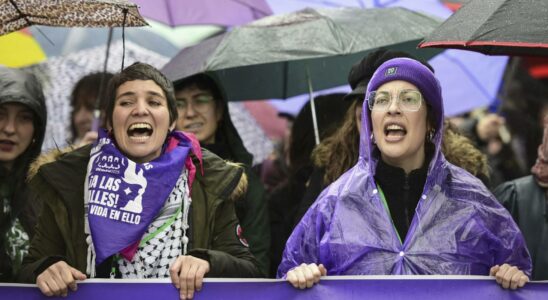 Des milliers de voyages feministes Madrid dans un 8 m