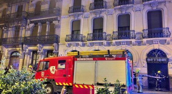 Fire de Zaragoza Effrayer dans un coiffeur au centre