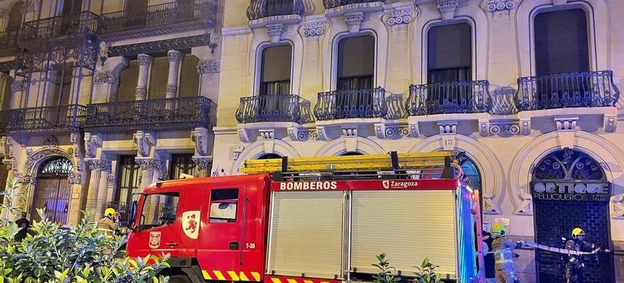 Fire de Zaragoza Effrayer dans un coiffeur au centre