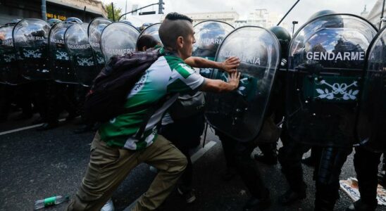 Images choquantes dune manifestation en Argentine qui termine plus de