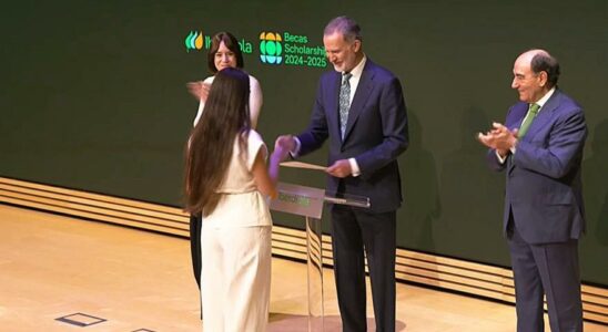 LAndrea Cuevas aragonais recoit un prix du roi Felipe VI