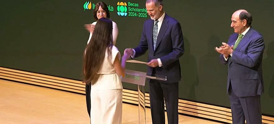 LAndrea Cuevas aragonais recoit un prix du roi Felipe VI