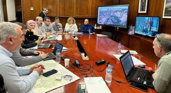 La tempete provoque des inondations et des deballages et laisse