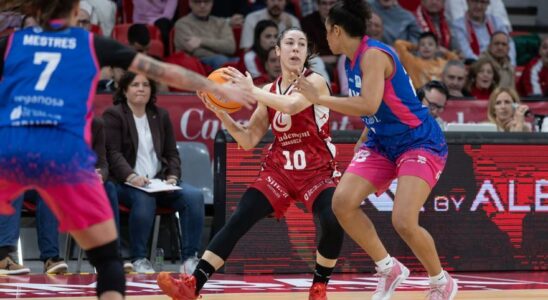 Laia Flores bas a Casademont Zaragoza en raison dune blessure