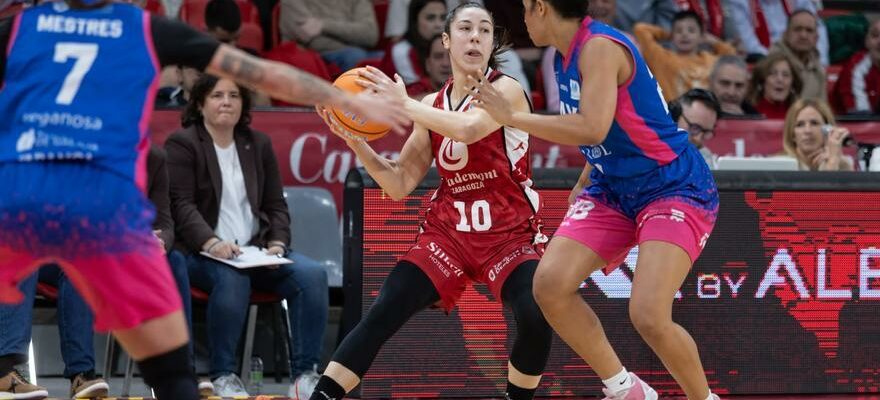 Laia Flores bas a Casademont Zaragoza en raison dune blessure