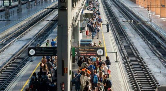 Le gouvernement et les syndicats negocient pour eviter la greve