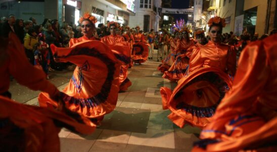 Le mauvais temps oblige a suspendre le defile du carnaval