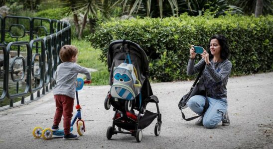 Les soins aux enfants occupent 37 des femmes contre 56