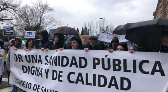 Les toilettes menacent daller a une greve indefinie en ne