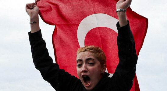 Lopposition de Turkiye se leve contre Erdogan pour la persecution