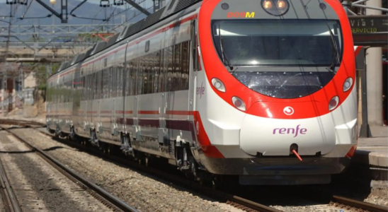 Mefiance apres un accord des syndicats et des transports