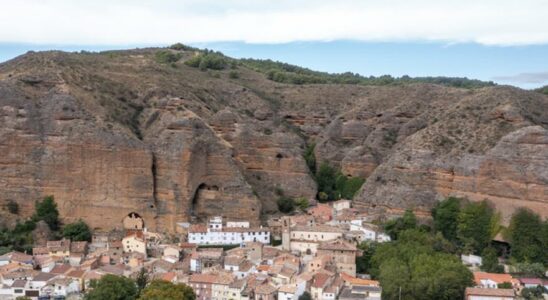 Peoples Aragon La petite ville de Zaragoza avec une