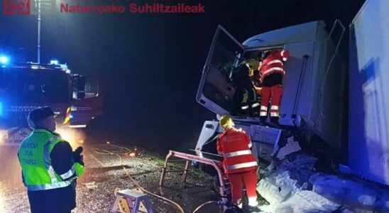 Quatre personnes meurent dans un choc frontal entre deux camions