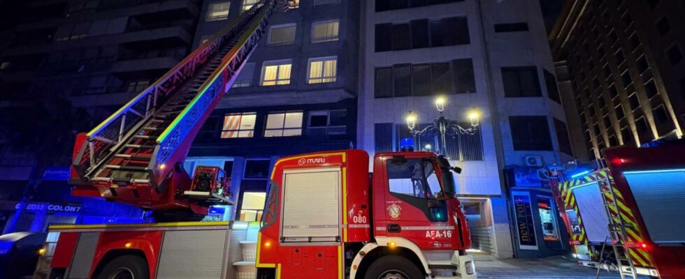 Rescue spectaculaire des pompiers de Vigo dune femme qui avait