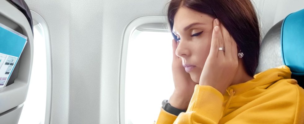 6 tips to overcome your fear of flying and understand