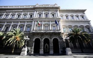 Bank of Italy Growth has stopped Record debt
