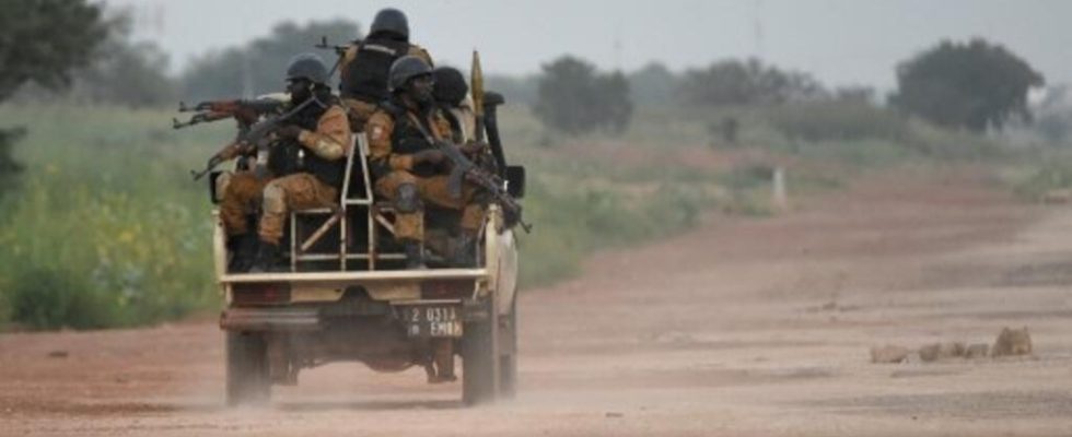 Burkina twenty civilians and VDP killed during an attack near