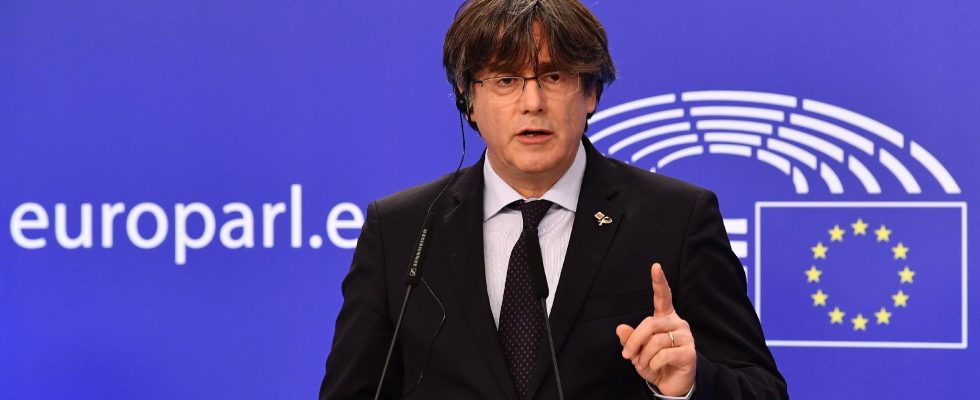 Catalan separatist Carles Puigdemont loses MEP immunity