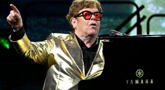 Did Elton John really leave the stage forever The clue