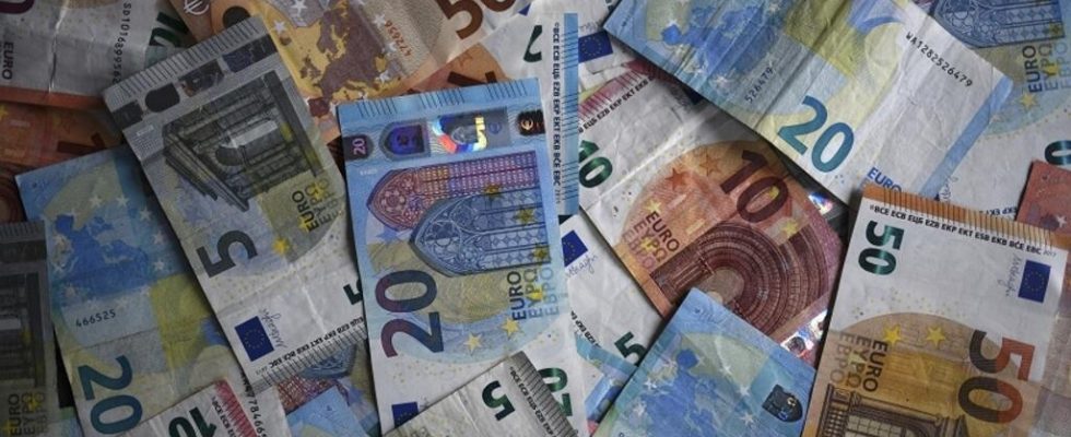 European Central Bank launches consultation to replace euro banknotes