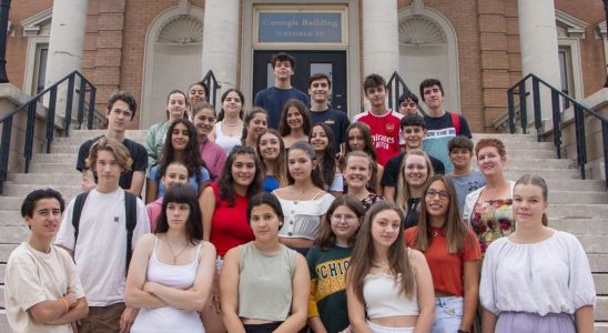 Exchange students learn English and get a taste of Canada