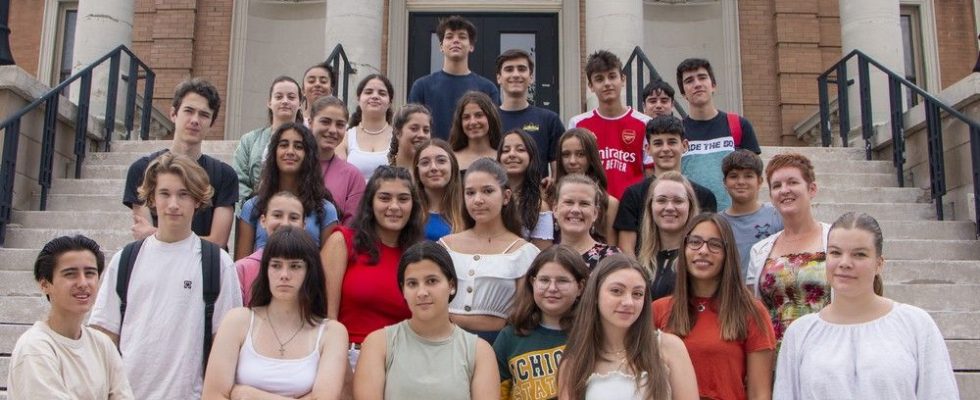 Exchange students learn English and get a taste of Canada