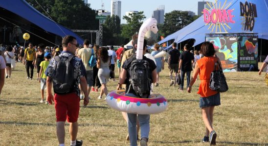 Festival goers tips for finding friends