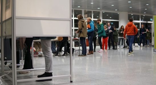How do you prevent long queues at polling stations again