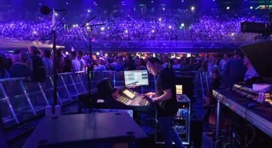 How does a sound engineer create the best concert experience