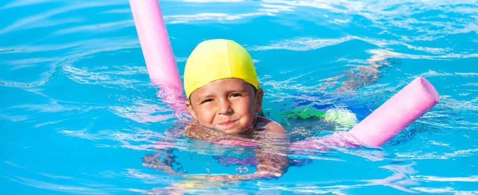 How to teach your child to swim at what age