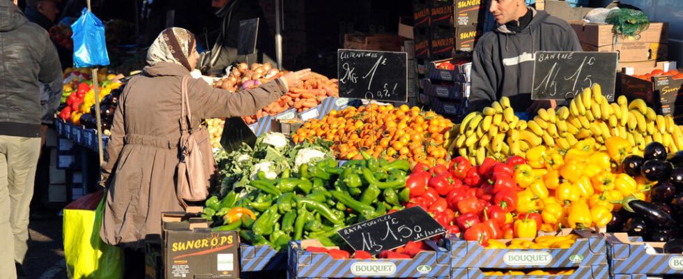 In France inflation slows but fruits and vegetables continue to
