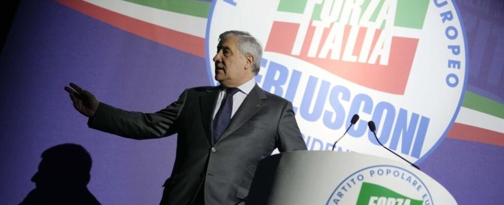 Italy Tajani replaces Berlusconi at the head of the Forza
