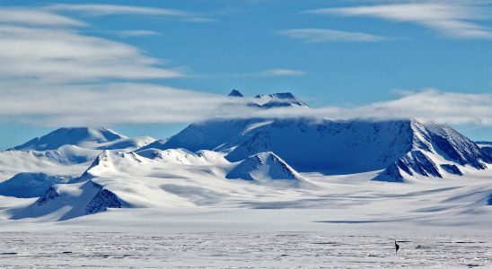 Melting of Antarctica scientists fear a climate change