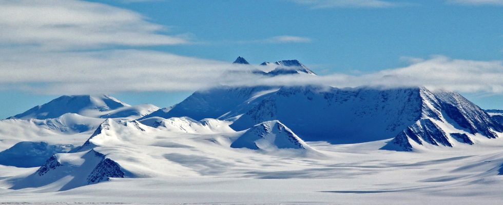 Melting of Antarctica scientists fear a climate change