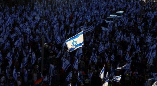 Protests in Israel continue Hundreds of thousands marched from Tel