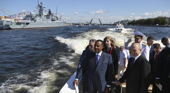 Russia Along with African leaders Putin reviews ships at Fleet