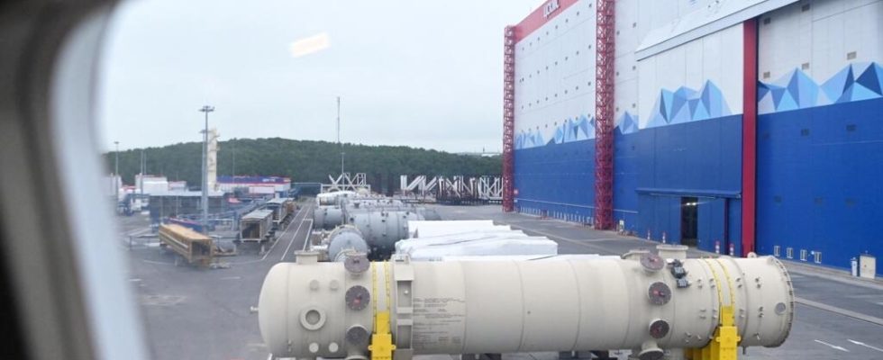 Russia launches Arctic LNG 2 project for liquefied natural gas