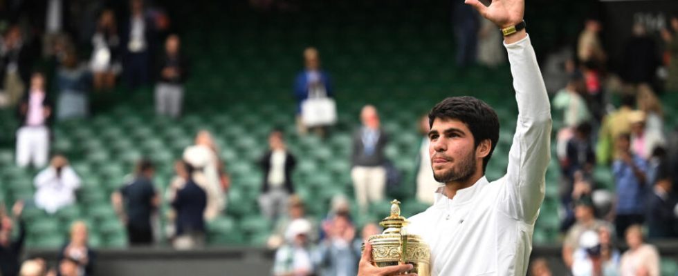 Tennis Alcaraz surpasses Djokovic and wins his first title at