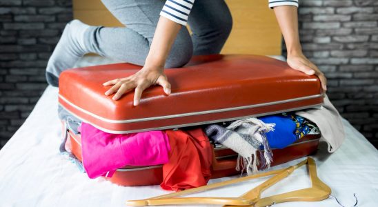 Too Full Suitcase Syndrome What Your Suitcase Says About You
