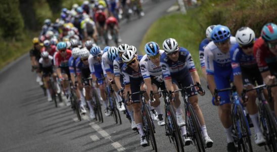 Tour de France 2023 – LIVE a nervous peloton before