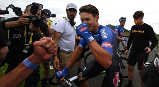Tour de France Belgian Jasper Philipsen wins the 4th stage